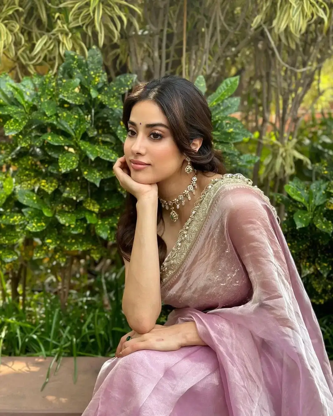 Bollywood Actress Janhvi Kapoor in Sleeveless Pink Saree